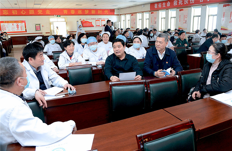 五届三次职代会 (10).jpg