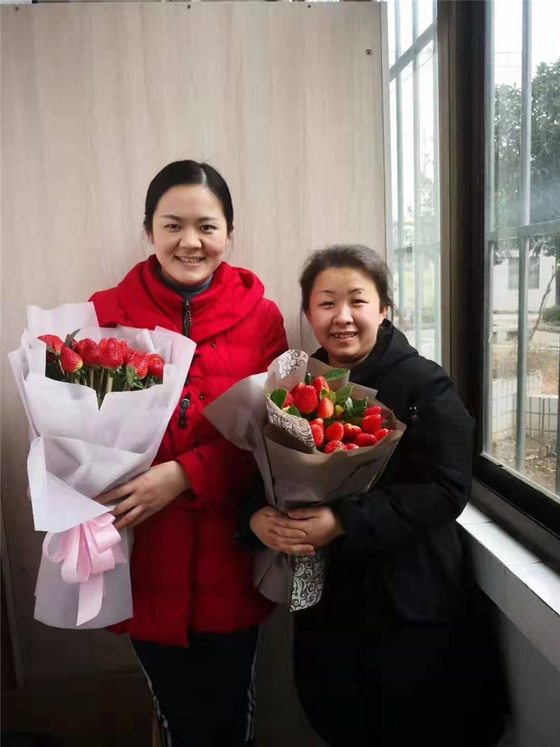 草莓花束 (2).jpg