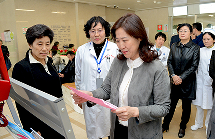 市医保局来我院督查 (2).jpg